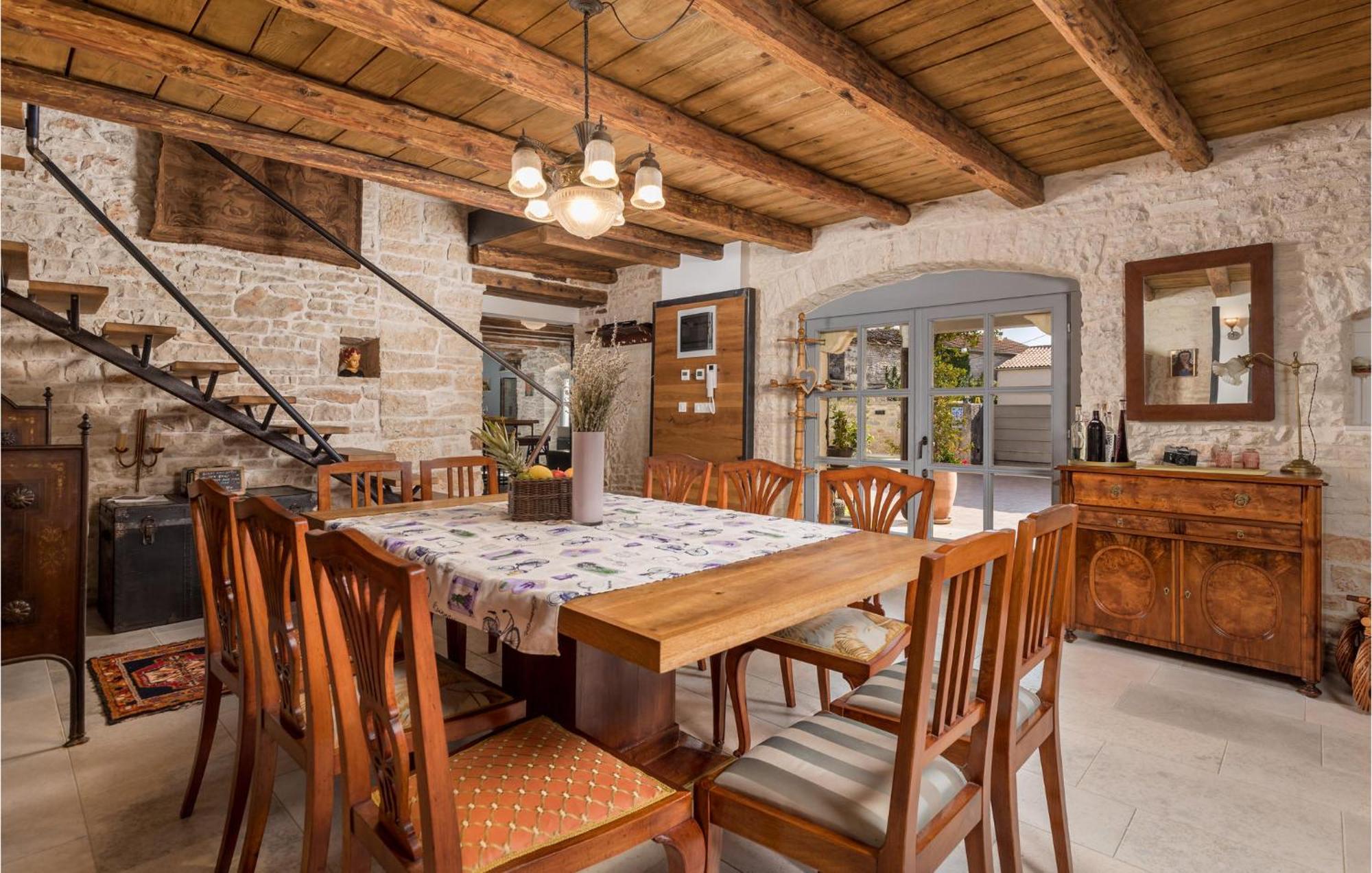 Amazing Home In Foli With Kitchen Kültér fotó