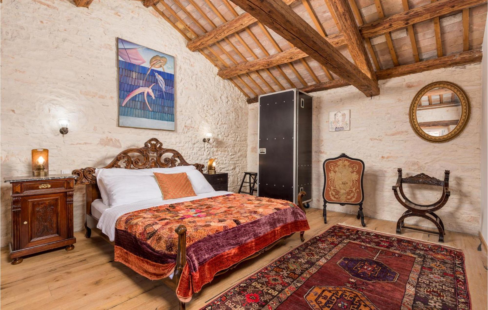 Amazing Home In Foli With Kitchen Kültér fotó