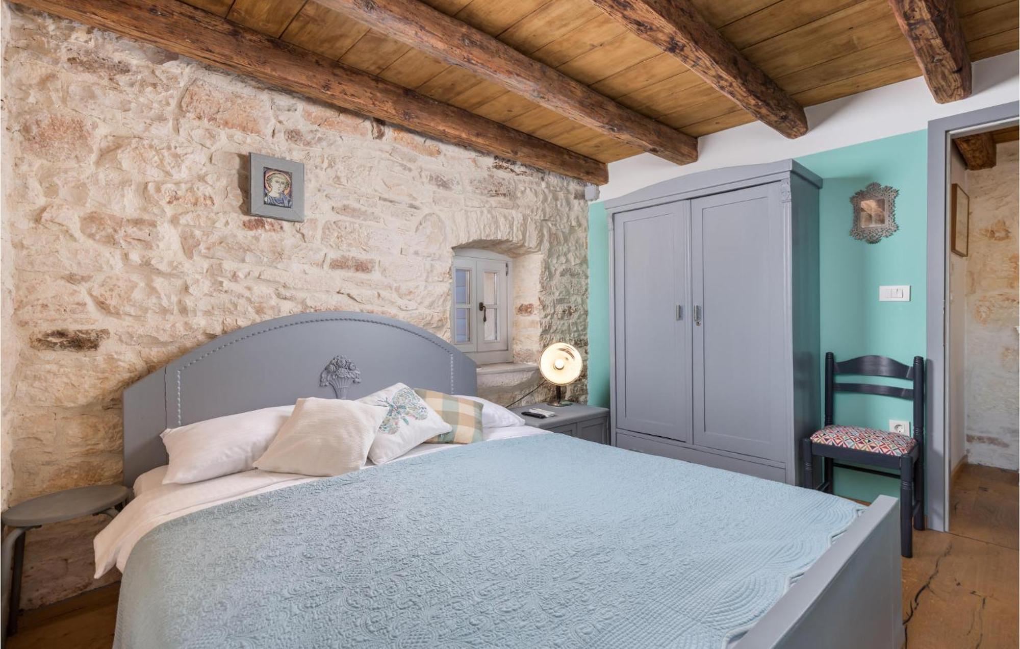 Amazing Home In Foli With Kitchen Kültér fotó